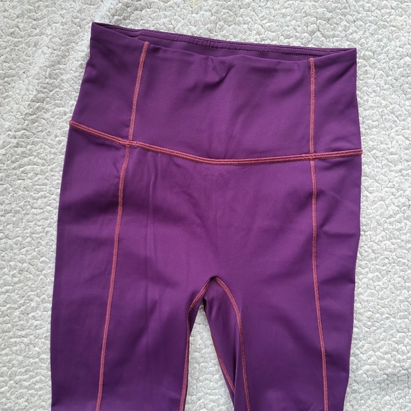 Sold  Lululemon Like Nothing  leggings magenta  size 4 - Picture 6 of 12